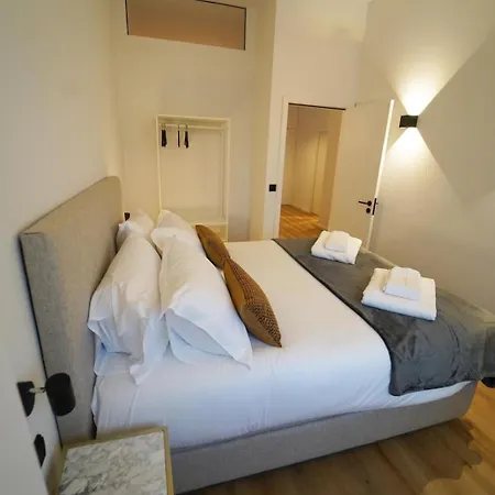 Апартаменты Crystal Palace Flat - With Two Bedrooms Порту