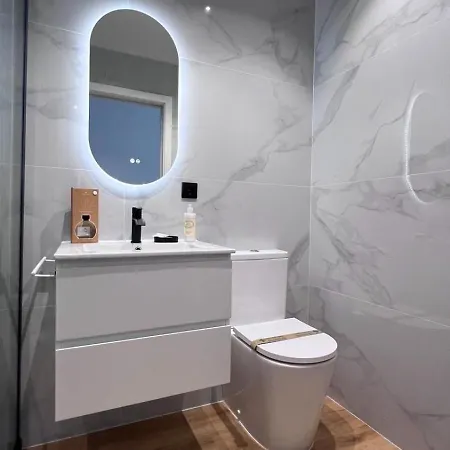 아파트 Crystal Palace Flat - With Two Bedrooms