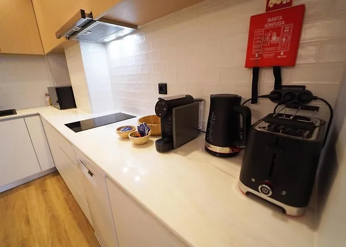 Апартаменты Crystal Palace Flat - With Two Bedrooms *