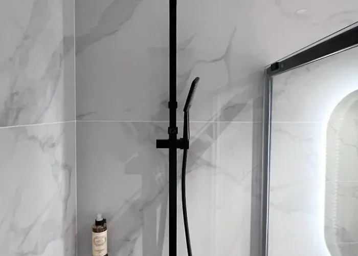 Crystal Palace Flat - With Two Bedrooms Апартаменты Порту